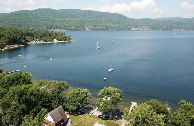 Ruhiges Anwesen direkt am Wasser am Lake Champlain