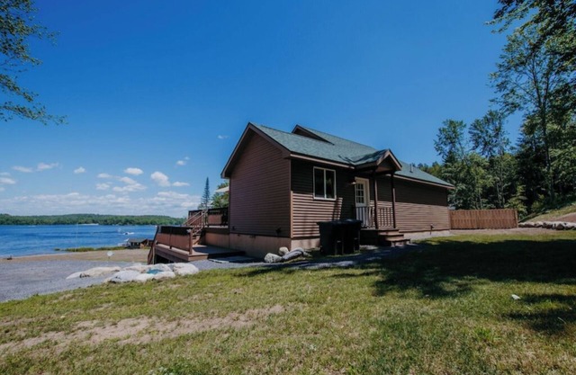 Adirondack Lakeside Lodge w/ private beach/dock, SUP, wraparound deck, firepit