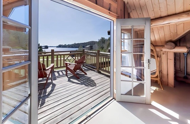 Adirondack Lakeview Cabin