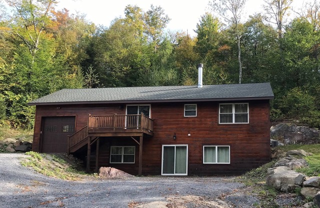 Adirondack Retreat! Spacious 4-Bedroom Cabin in Old Forge, NY