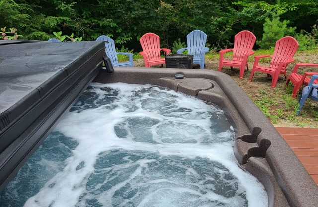 Adirondack Retreat - 10 min to Lake George & close to GORE Mt.