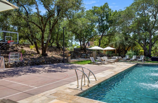 5 Bedroom Home Adjacent to Healdsburg/Kenwood With Pool, HotTub, Outdoor Kitchen