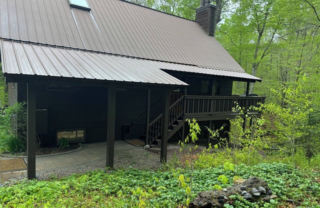 ADK Chalet, Secluded Peaceful Getaway in the Woods