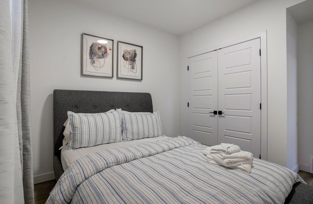 Adorable 1 bedroom suite - 8mins from West Edmonton Mall