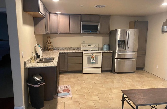 Adorable 2 BR downstairs apartment