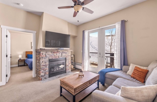 Adorable 2BD/2BR Ski-In/Out Condo in Granby Ranch