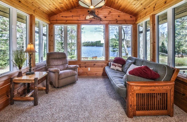 Knotty Pines - Hiller Vacation Homes - 3 Schlafzimmer, 2 Badezimmer, kostenfreies WLAN