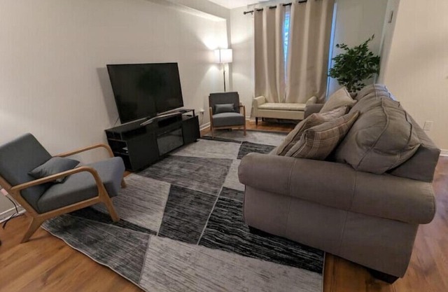 Adorable 4 bed,2.5 bath house.