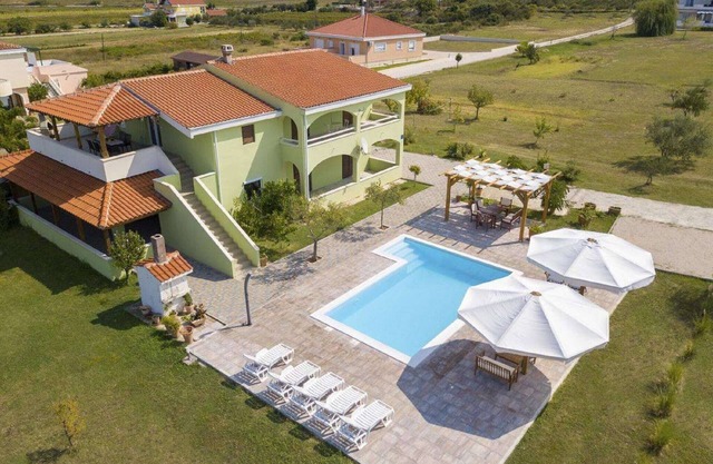 Entzückende Wohnung mit Swimmingpool und Terrasse