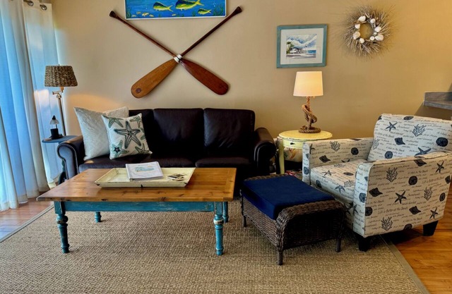 Adorable 'Beach Cottage' condo in Ocean Village, an active beach community!