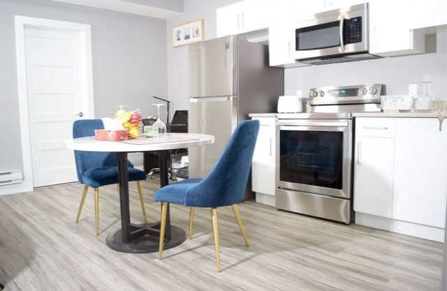 Adorable brand new 2 bedrooms basement suite.