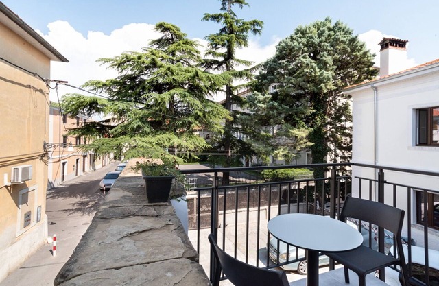 Adorable City Center APT CAPRARIA - Free P/balcony
