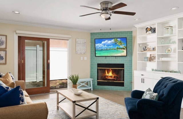Adorable Family Friendly Beach Cottage in Oxnard