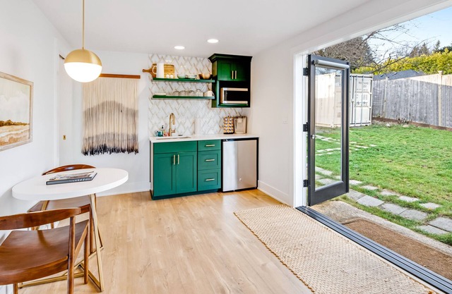 Adorable ground-level guest house w/ free WiFi, a kitchenette, & shared yard