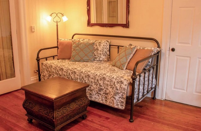 Entzückendes & erschwingliches historisches Cottage / Spaziergang in die Innenstadt / NAU / Lebensmittel & Wanderwege