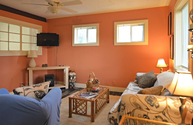 Adorable Horse Country Guest Suite