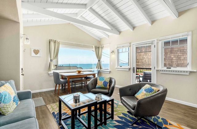Adorable Rio Del Mar Beach House - Steps to beach!