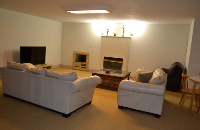Adorable spacious basement suite