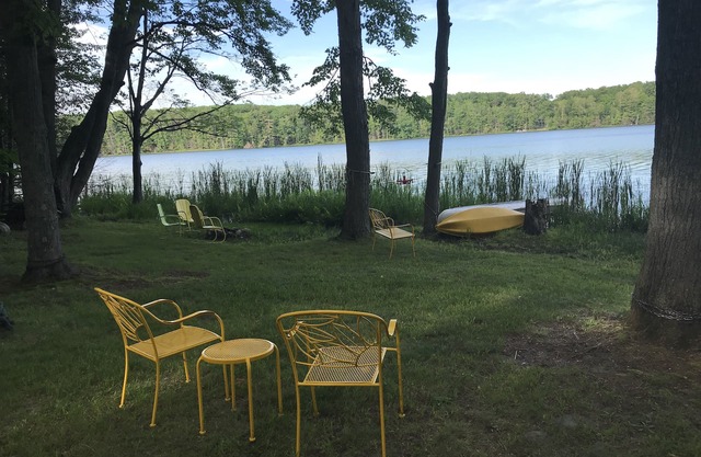 Adorable Studio Cottage on Beautiful Thayer Lake!!