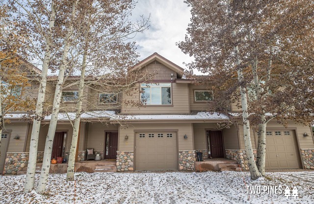 Adorable Townhome! 15 Min Drive to Resort! 5 Min Walk to Town Center and Shuttle