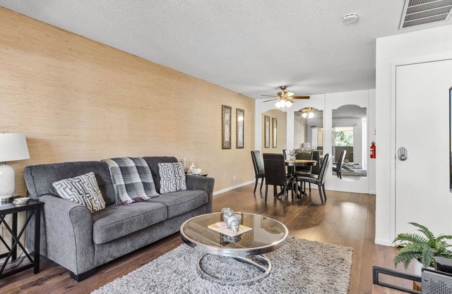 Adorable Tramway Condo