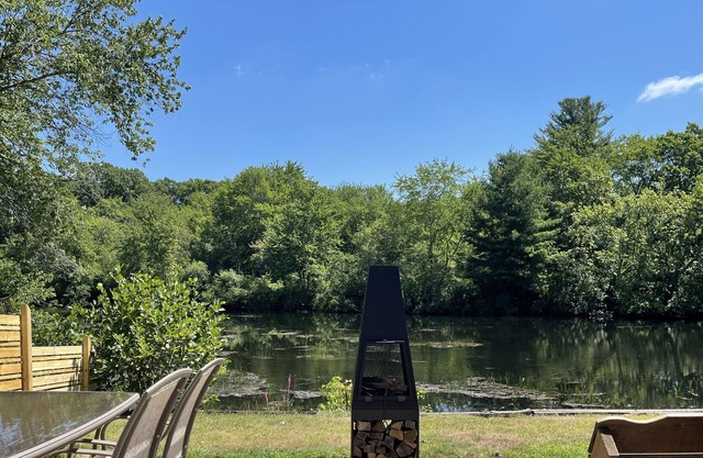 Adorable, Updated 2 Bedroom Retreat on the River!