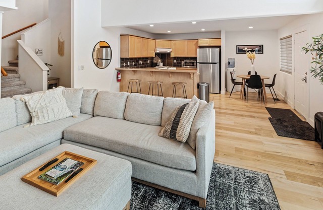 Adorable Urban Escape: 1-Bedroom + Loft in the Heart of Downtown