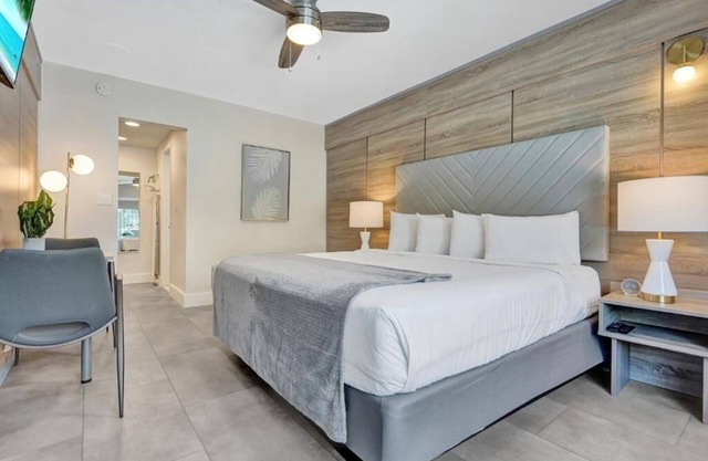 Adult-only King Room in The Garden Hotel – Steps from Fort Lauderdale Beach