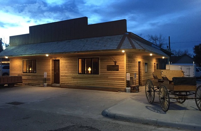 ADULTS 25 and older, Creekside Vacation Rental Suite 2, Downtown, CITY APPROVE