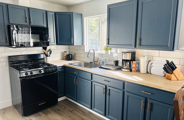 Adventure Awaits: Newly Renovated Cabin Just Minutes Away from Outdoor Fun
