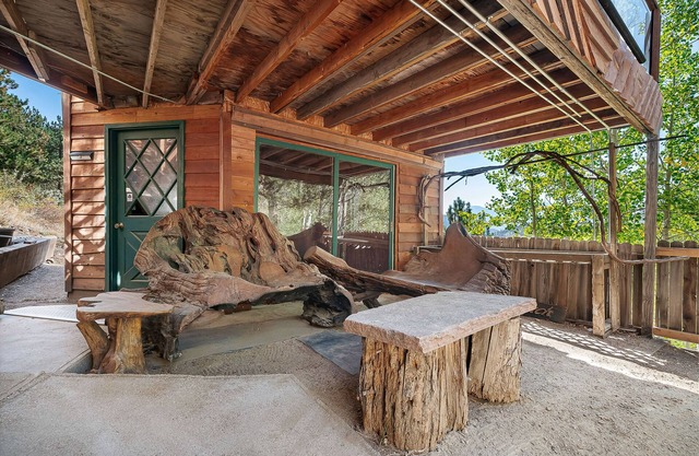 Adventures at Angel's Landing await you! Apartment in large mountain home for 3.