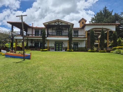 AEROPUERTO-Rionegro- MONTEOLIVO COLONIAL