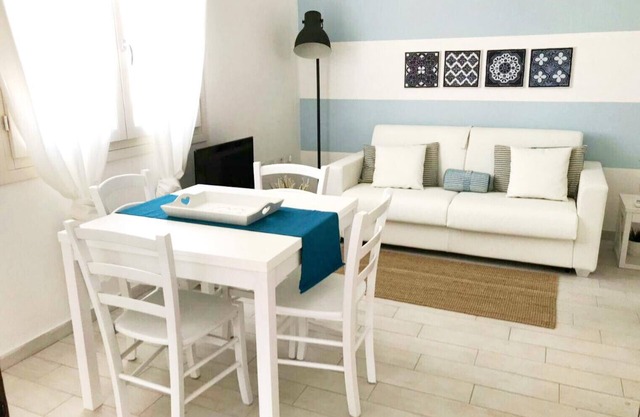 Renata's House -New one-bedroom apartment on the second floor with sea view and shared pool