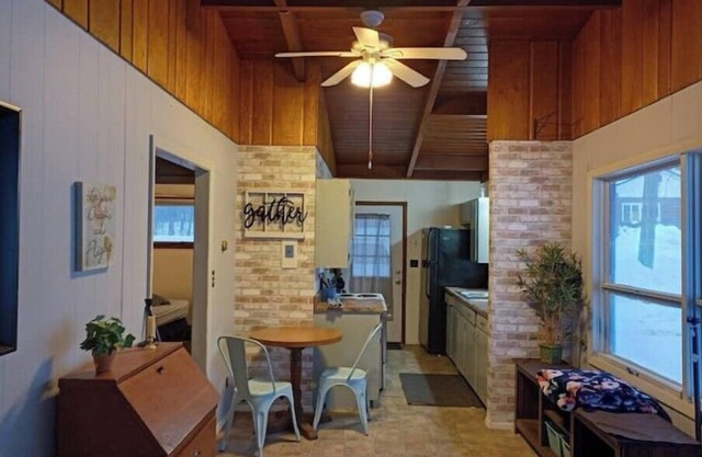 Affordable cabin on Pokegama with 50” smart TV