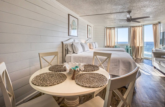 Affordable Cozy Beachfront! Newly Remodeled! Free Beach Chair Service!