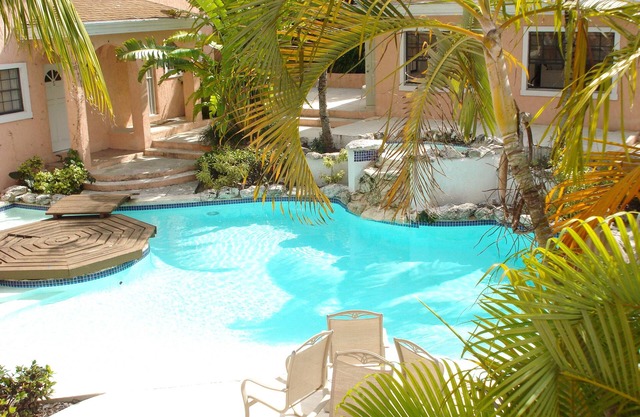 Affordable Getaway on Paradise Island - Cozy & Charming