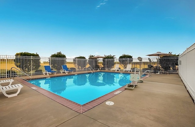 Affordable Stay at Knights Inn Bunkie! 4 Units, Comes w/ Free Bfast & Parking!
