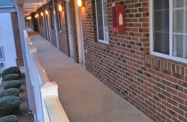 Affordable Suites Burlington