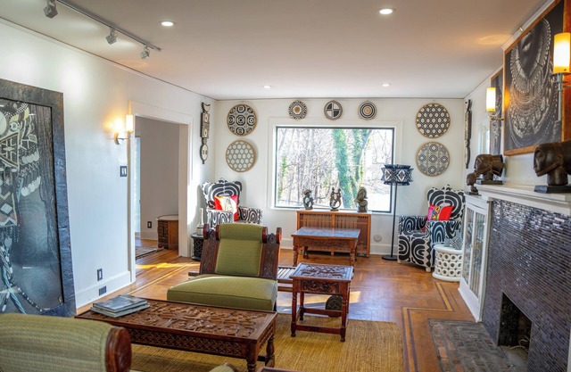 African Oasis Luxury Inn at the Gallery in Fleetwood