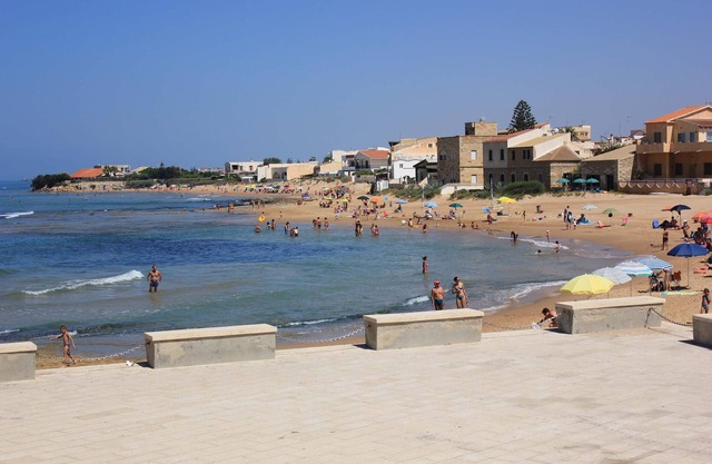 Agamennone, neue und geräumige Wohnung 20 Meter vom Meer mit Terrasse