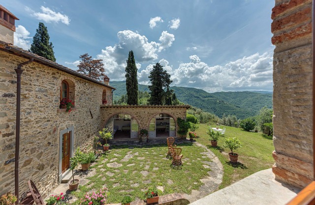 Ferienhaus 'La Casa Di Colle' mit Bergblick und Gemeinschaftsgarten