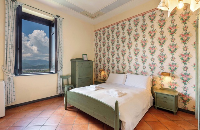 Bauernhaus 'Camera Quadrupla Con Vista Vesuvio' mit Bergblick, Gemeinschaftspool und Wi-Fi