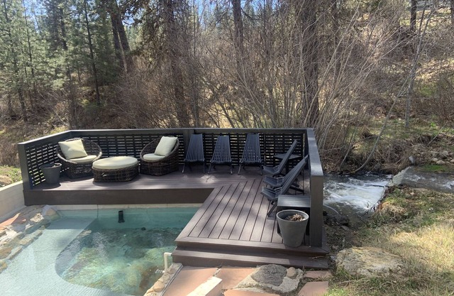 Agua Caliente - Private Hot Spring Cabin and year round creek!