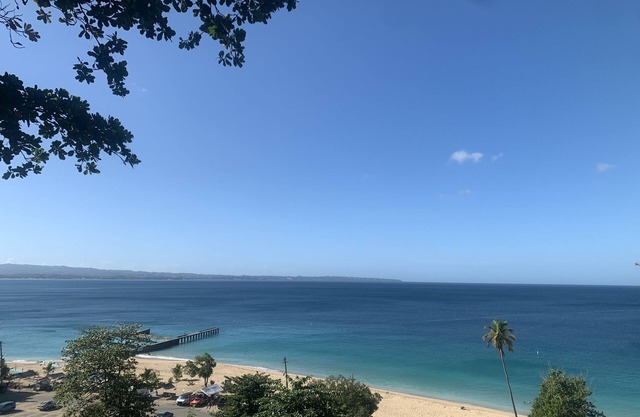 Aguadilla Sunrise Apt with electricity water AC WIFI 8 minute walk to beach
