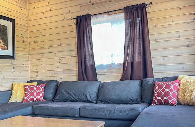 Ahmic Lake Resort's Black Bear Cottage