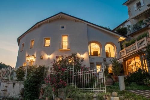 Ai Leoni Ruggenti Dimora della Storia e del Relax in Monferrato