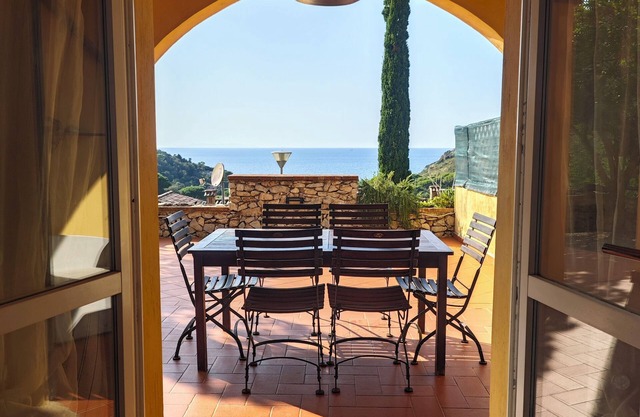 Aida House: Unforgettable Sunset