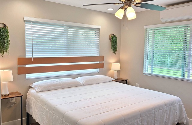 Air Conditioned 2 Bedrooms 1 Bath Apartment, fine decorated, Free Laundry in HPP
