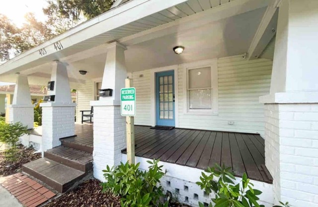 Adorable 1 bed/1bath with office and free parking
