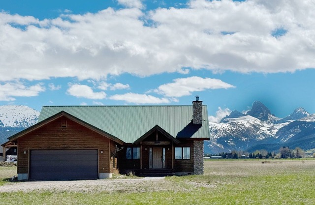 Airy Family Home w/Breathtaking Teton Views